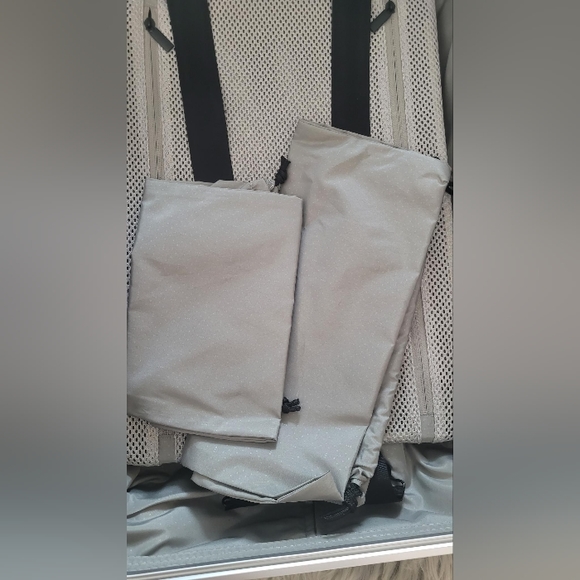 💐SOLD💐Monos Hybrid Carry-on Plus in Silver - Picture 6 of 11